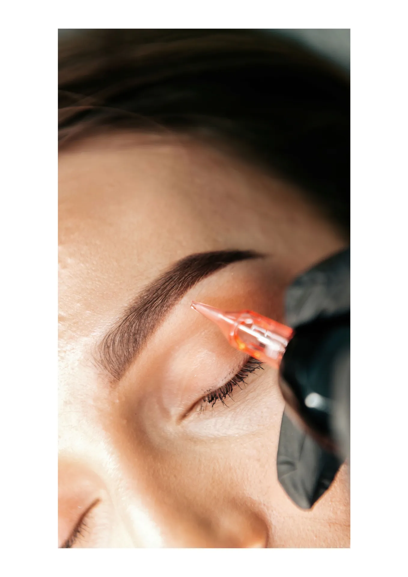 MAKIJAŻ PERMANENTNY BRWI