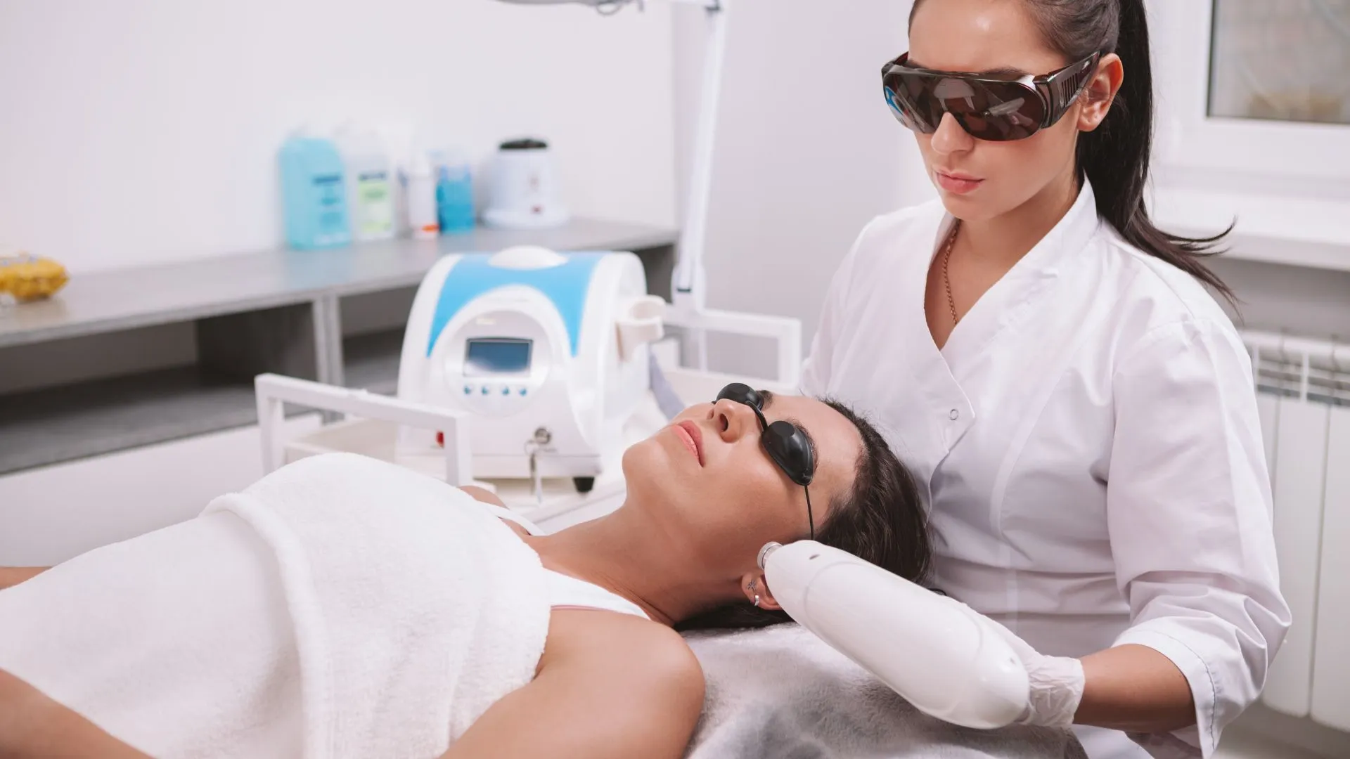 USUWANIE PRZEBARWIEŃ